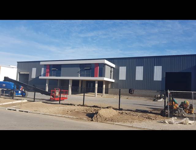 494M² FACTORY TO LET IN STIKLAND INDUSTRIAL
